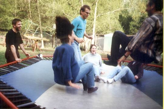 http://www.fordpflanzen.de/bilder/rolf/1996-Lac---KellAmSee/seite07-trampolin3.jpg