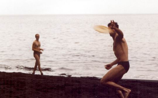 http://www.fordpflanzen.de/bilder/rolf/1998-LaPalma/seite03-frisbee.jpg