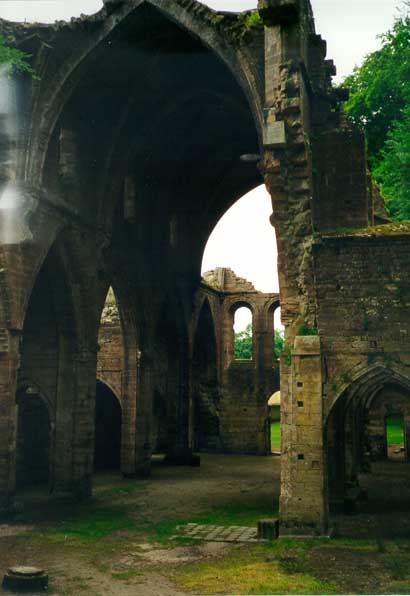 http://www.fordpflanzen.de/bilder/zottel/2001_LacDuDer/Ruine02.jpg